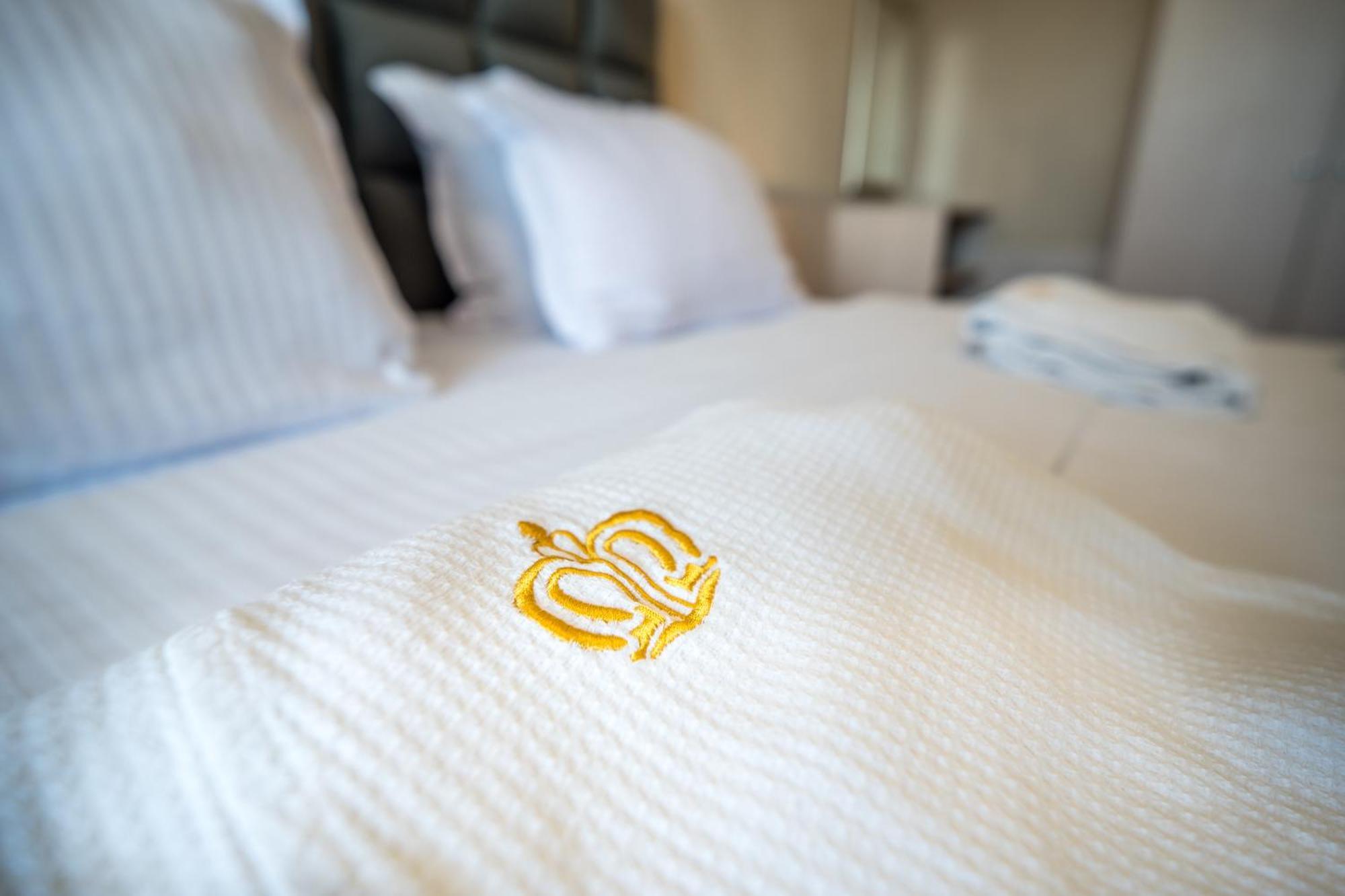 Hotel Royal Bath Banya  Bagian luar foto