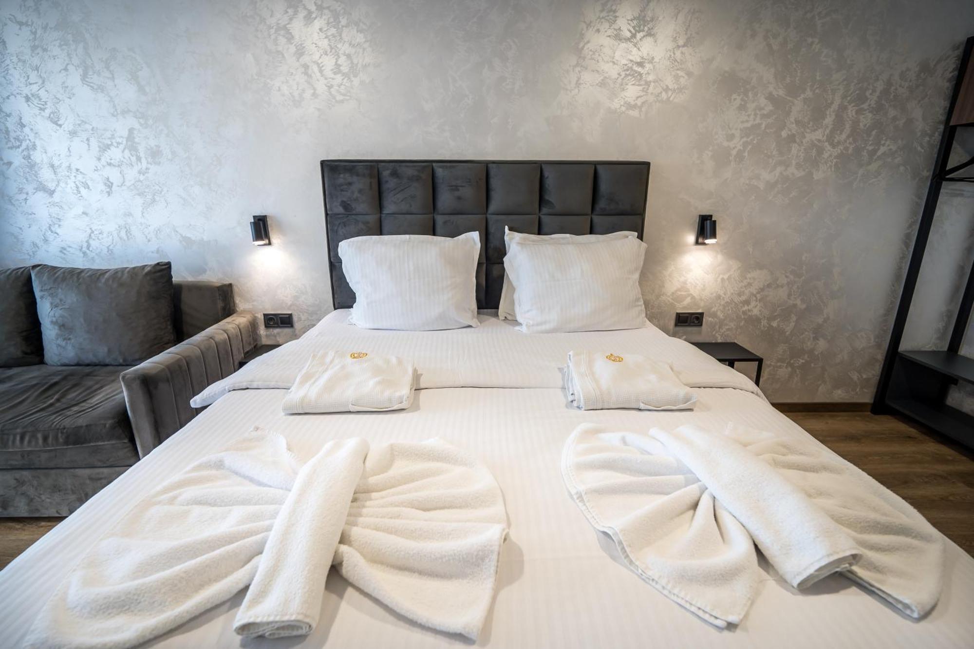 Hotel Royal Bath Banya  Bagian luar foto