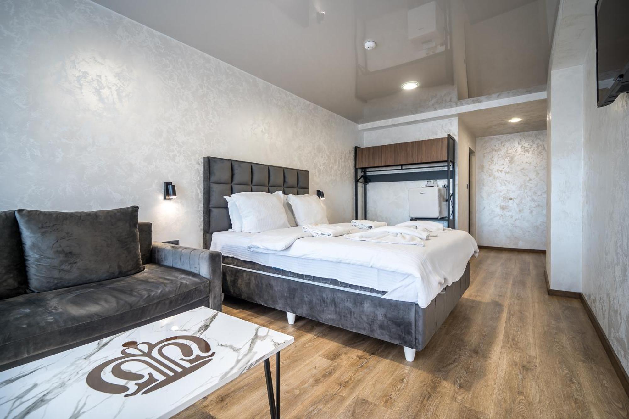 Hotel Royal Bath Banya  Bagian luar foto