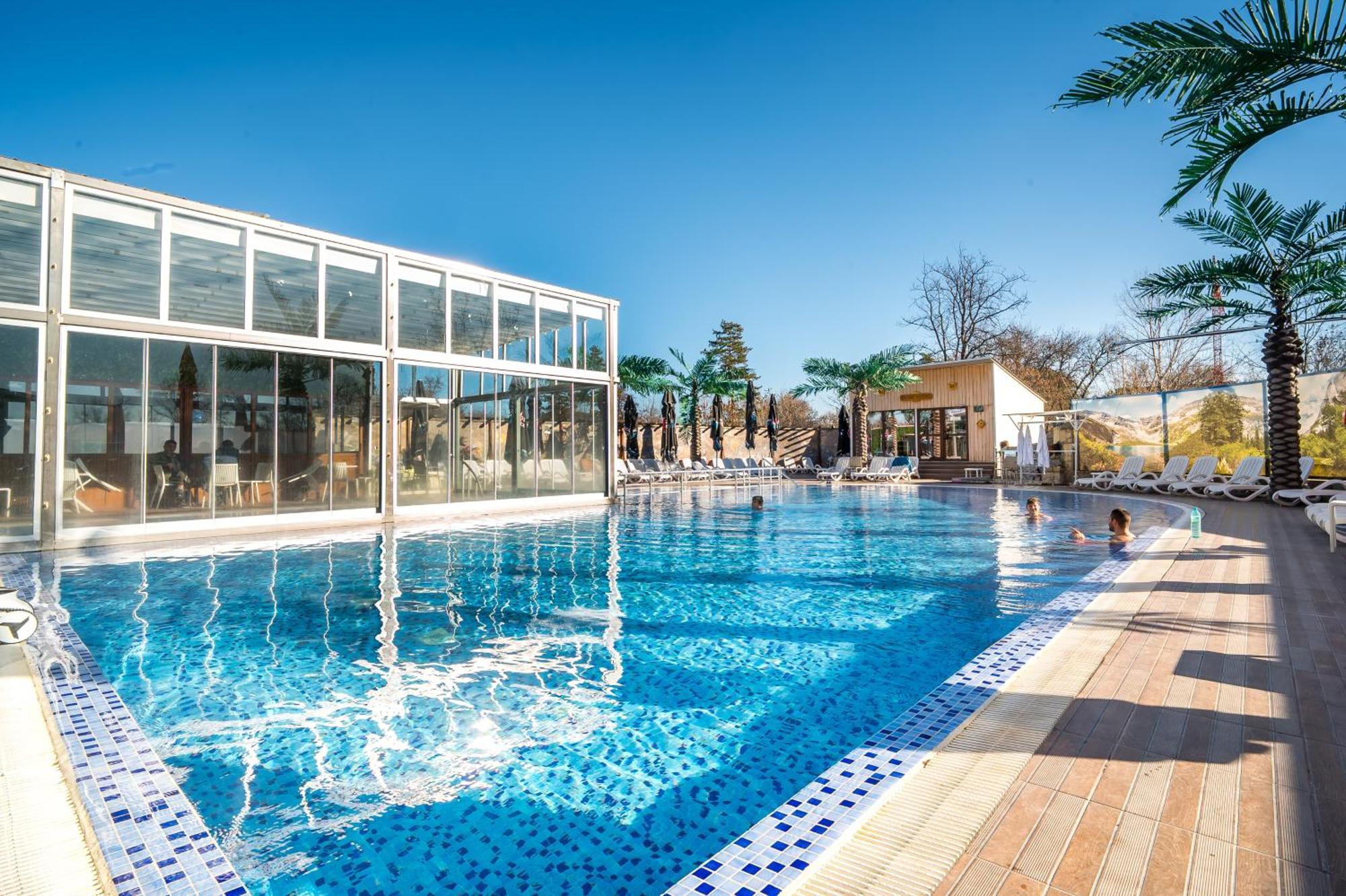 Hotel Royal Bath Banya  Bagian luar foto